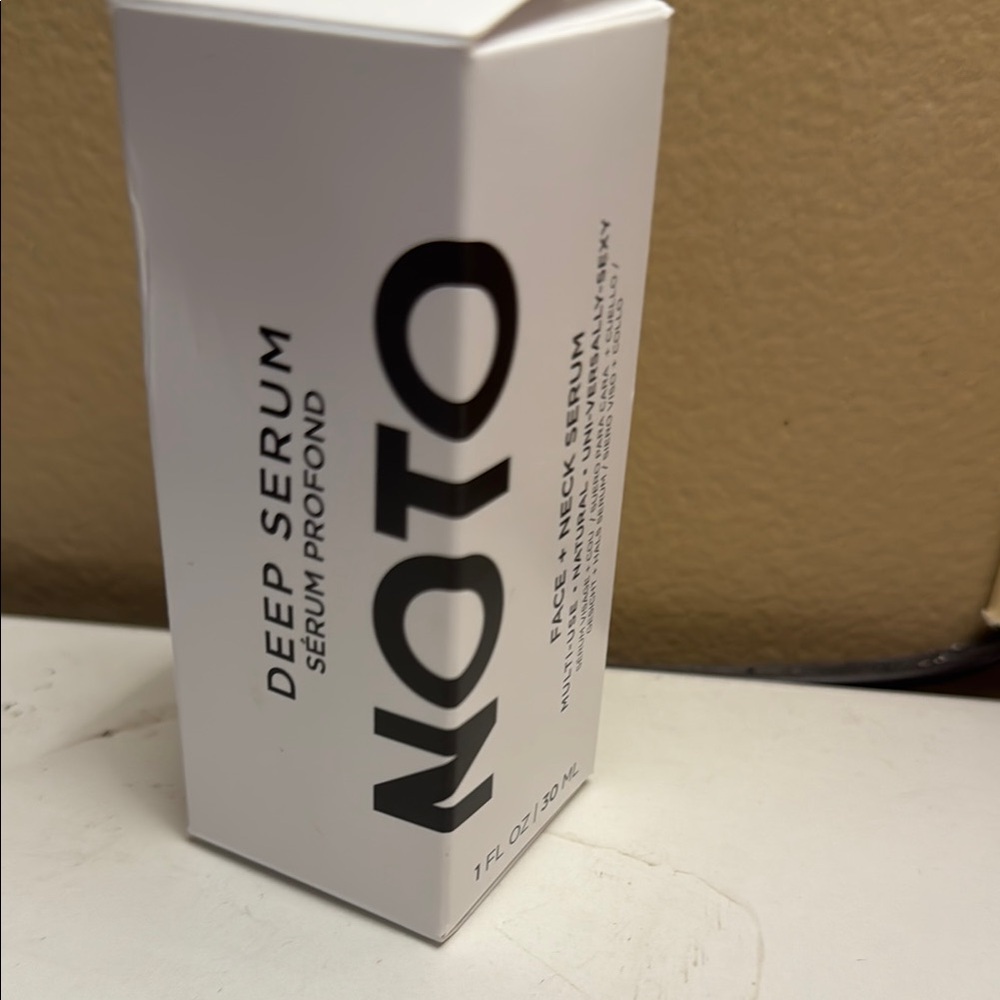 Noto Botanics Deep Serum - White and Black